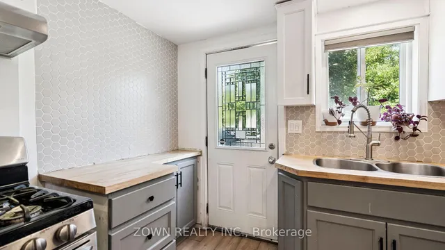 Additional image 18 of 64 Sheaffe St