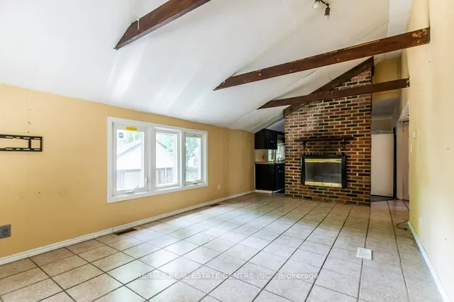 Additional image 45 of 215-217 Queen St