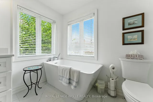 Additional image 27 of 51 Strathroy Cres