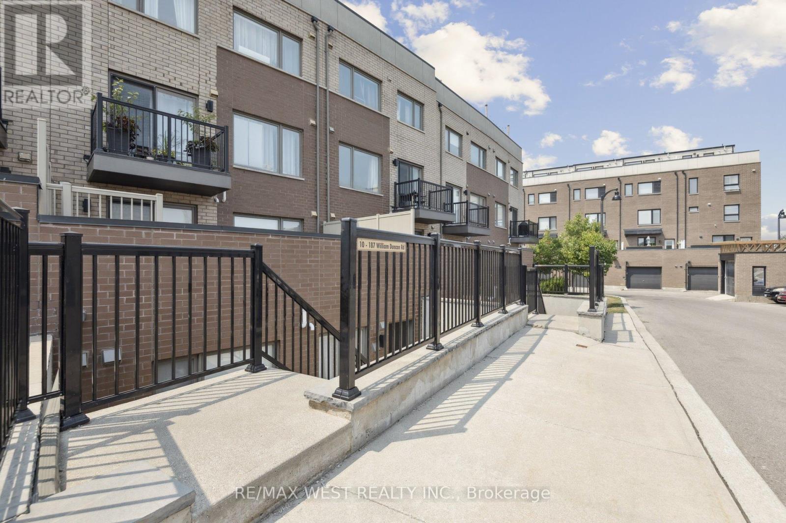 10 - 187 WILLIAM DUNCAN ROAD|Toronto (Downsview-Roding-CFB), Ontario M3K0B7