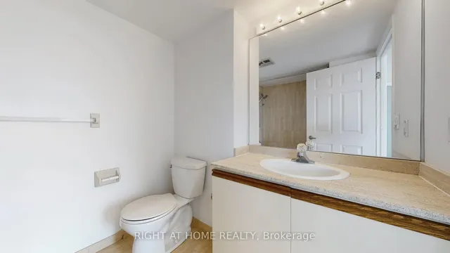 Additional image 17 of 7 Concorde Pl Unit 904