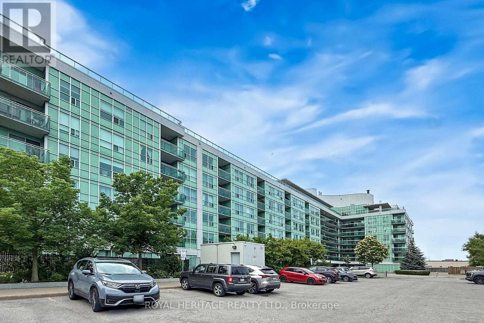 Property image for 211 - 60 FAIRFAX CRESCENT S|Toronto (Clairlea-Birchmount), Ontario M1L0E1
