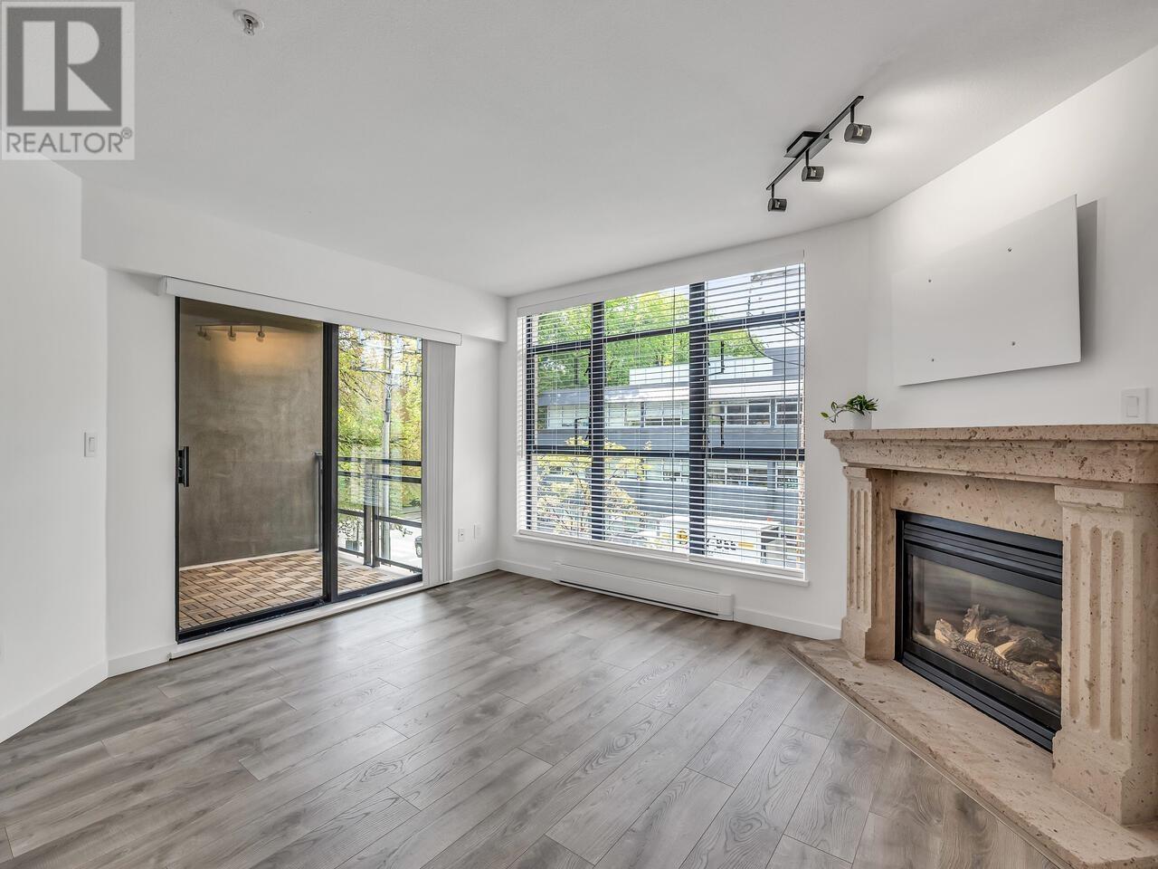 304 2181 W 10TH AVENUE|Vancouver, British Columbia V6K2H7