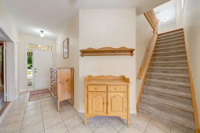 Additional image 9 of 5689 Roseville Crt