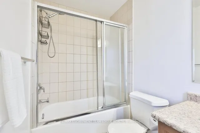 Additional image 19 of 4245 Cole Cres