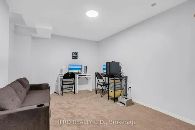 Additional image 30 of 564 Bessborough Dr