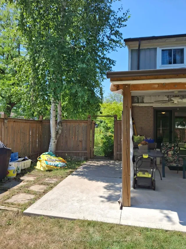 Primary image of 66 Bushwood Crt