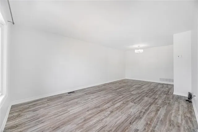 Additional image 14 of 376 Hansen Rd