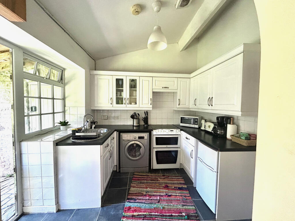 Additional image 10 of Tor Court, Coursing Batch, Glastonbury