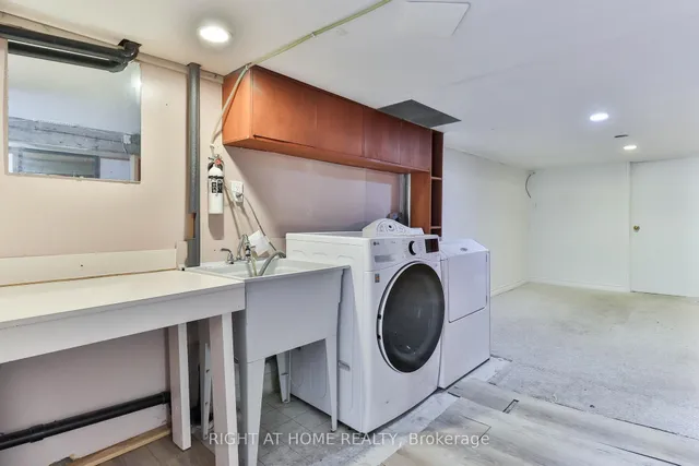 Additional image 33 of 948 Runnymede Rd