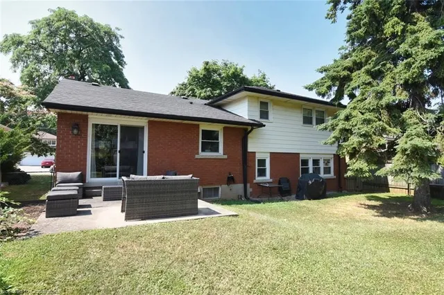 Additional image 27 of 33 Burwell Ave