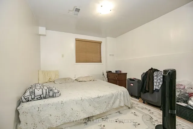 Additional image 39 of 20 Oblate Cres