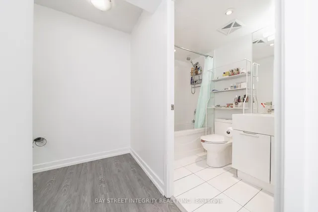 Additional image 18 of 25 Capreol Crt Unit 1103