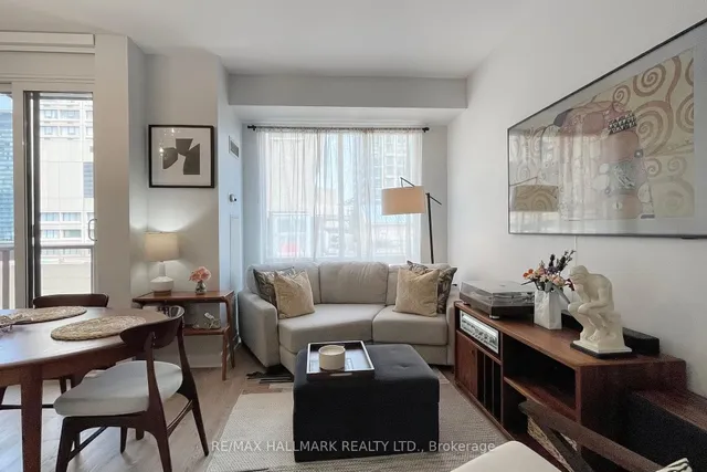 85 Bloor St Unit 1402