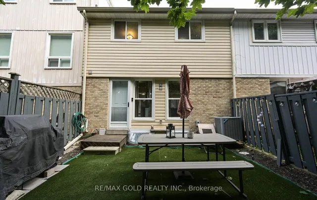 Additional image 35 of 72 COURTLEIGH Sq