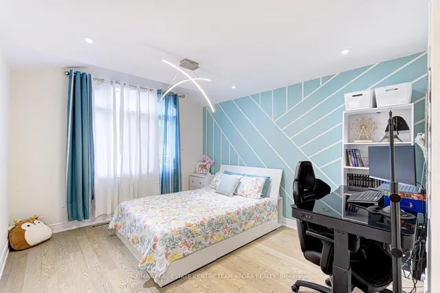 Additional image 26 of 17 Frost St