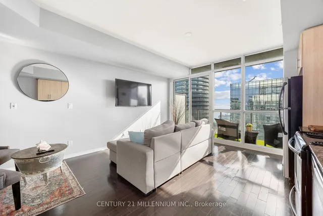 Additional image 5 of 65 Bremner Blvd Unit 4503