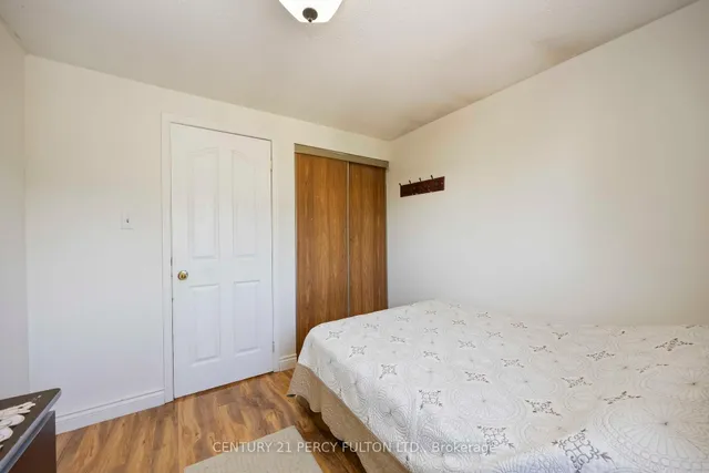 Additional image 21 of 17 Woodsview Ave