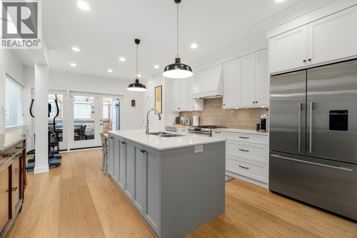 103 2535 YORK AVENUE|Vancouver, British Columbia V6K1E4