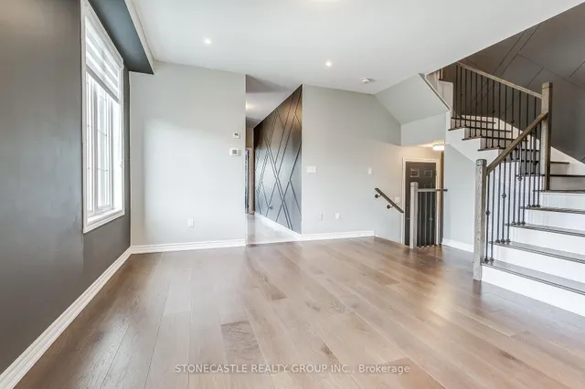 Additional image 14 of 526 Beam Crt