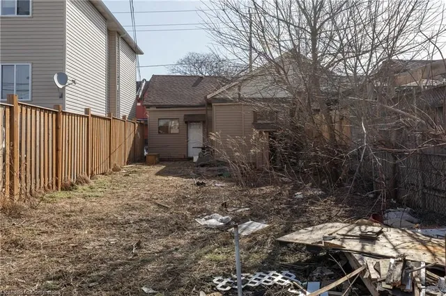 Additional image 35 of 227 Wellington St