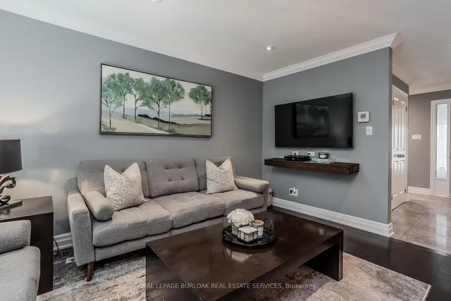 Additional image 19 of 447 Woodview Rd Unit 3