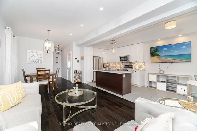 Additional image 12 of 90 Raymond Rd Unit 6