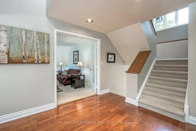 Additional image 14 of 275 Alexander Crt