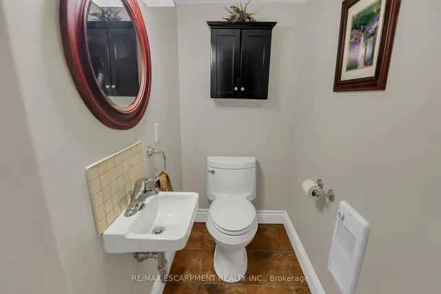 Additional image 28 of 95 Mountain Ave