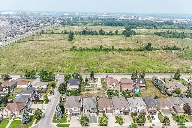 Additional image 41 of 242 Eringate Dr