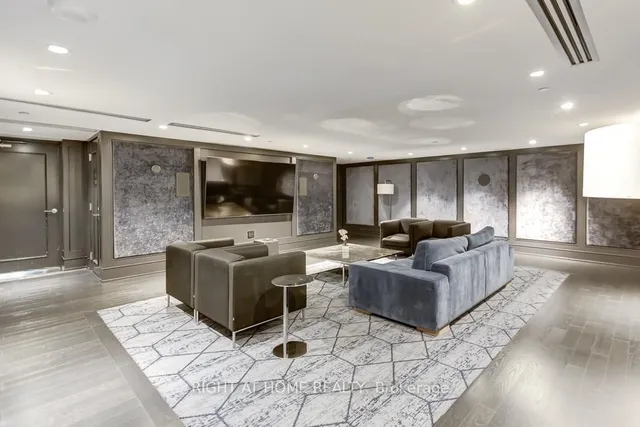 Additional image 25 of 955 Bay St Unit 210