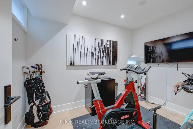 Additional image 27 of 59 Glen Manor Dr