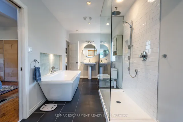 Additional image 12 of 35 Mountain Ave