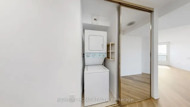 Additional image 19 of 7 Concorde Pl Unit 904