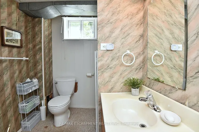 Additional image 32 of 552 Hull Crt