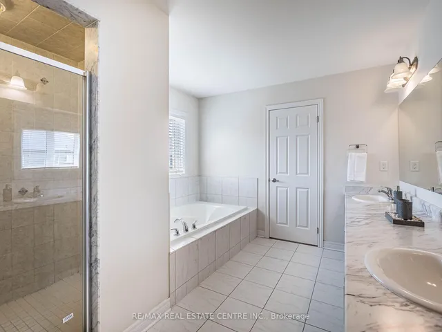 Additional image 29 of 36 Isle Royal Terr