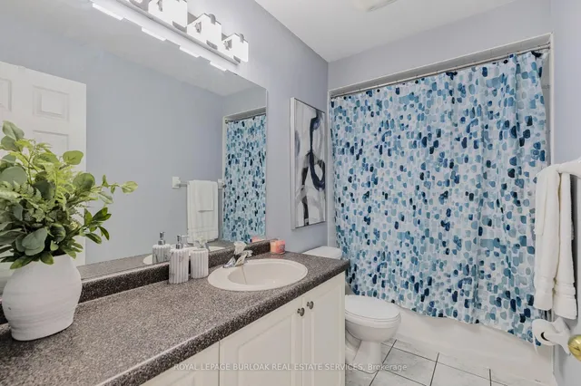 Additional image 25 of 130 Robert St Unit 32