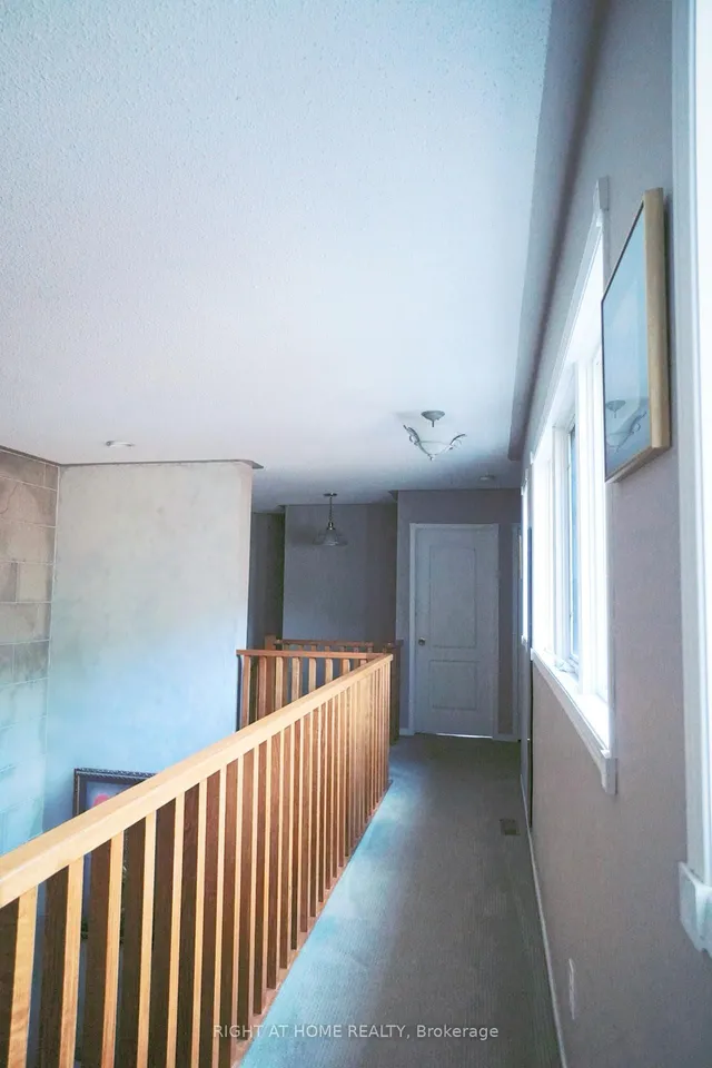 Additional image 16 of 377 Turnberry Cres