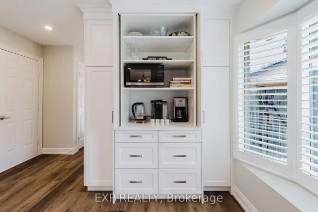 Additional image 12 of 8 Viva Crt