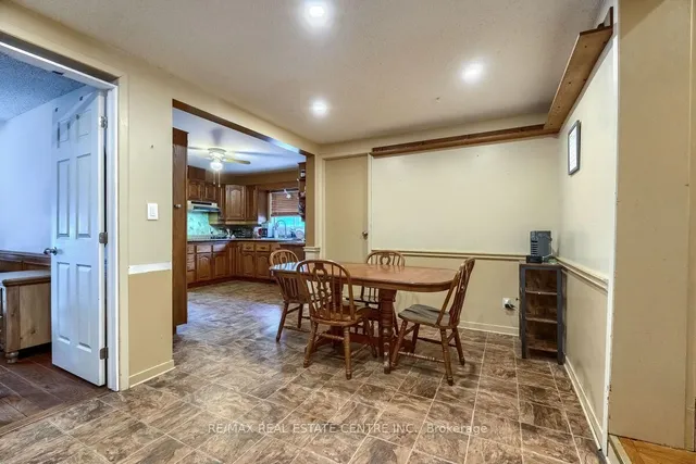 Additional image 16 of 33 MILES St