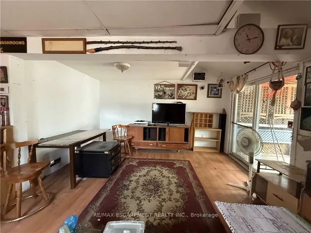 Additional image 12 of 325 WEIR St