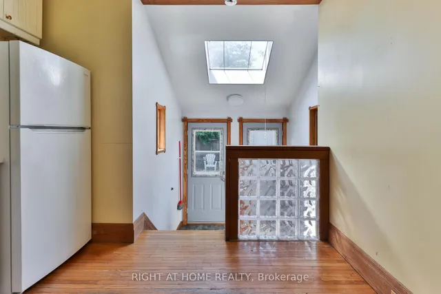 Additional image 29 of 948 Runnymede Rd