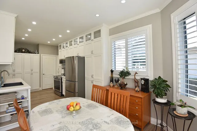 Additional image 16 of 241 SILVERBIRCH Blvd