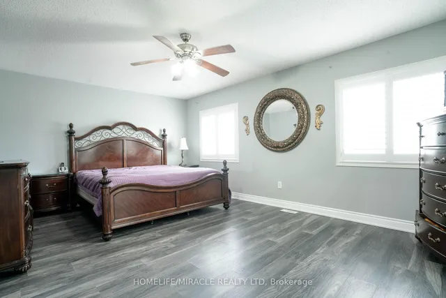 Additional image 25 of 16 Signet Crt