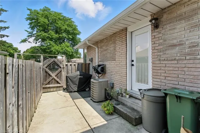 Additional image 46 of 374 Magnolia Dr