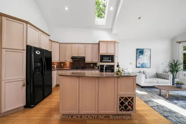 Additional image 18 of 24 Abitibi Ave