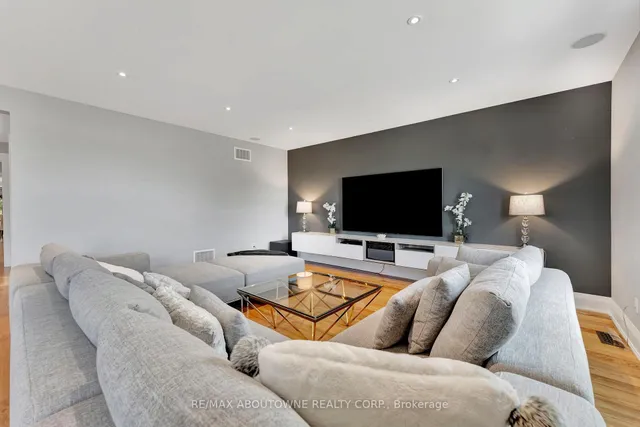 Additional image 28 of 8301 Leeming Rd