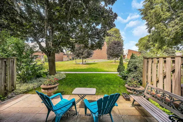 Additional image 40 of 1460 Garth St Unit 18