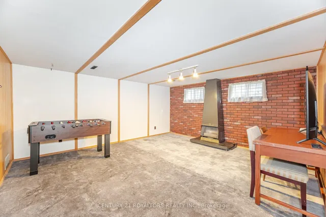 Additional image 33 of 32 Farmington Dr