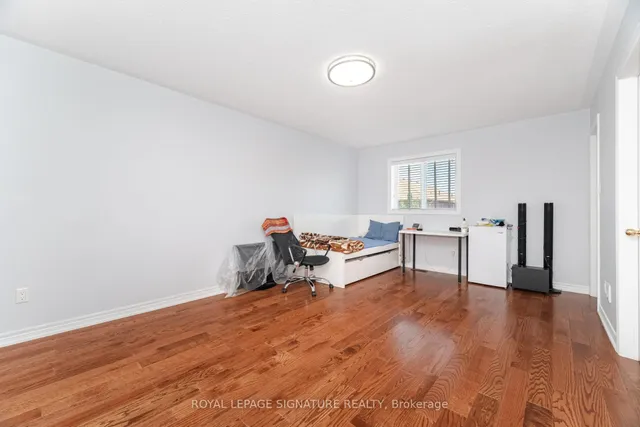 Additional image 25 of 443 Comiskey Cres